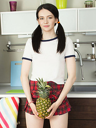 Teens4Free presents: Watch this extremely sexy brunette girl as she reveals her beautiful shaved pussy while posing on the floor.